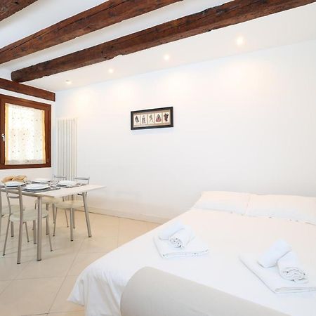 Bricola Biennale Apartments Венеция Экстерьер фото